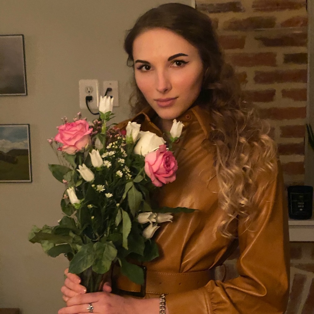 Meet your Posher, Olivia